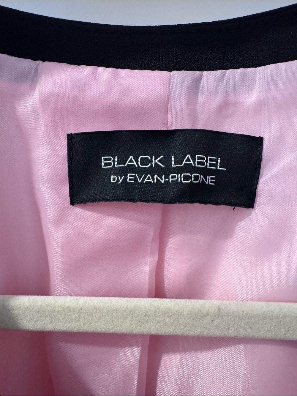 Evan Picone Black Label Pink Blazer with Black Contrast Trim - Picture 4 of 7
